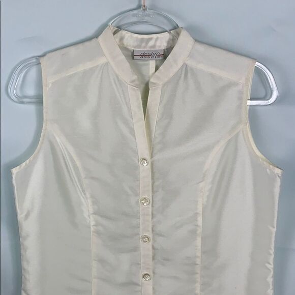 Design Assets cream sleeveless blouse small - Picture 2 of 5